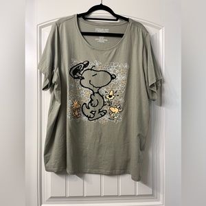 Women’s size 2X Peanuts tshirt